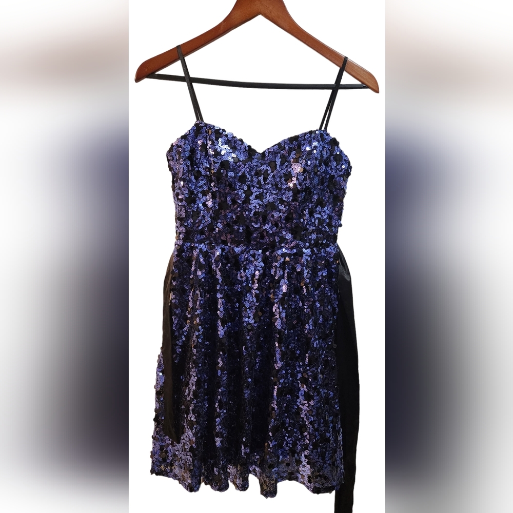 JODI KRISTOPHER SIZE 7 junior' Black and Purple Sequin dress,sweetheart neckline